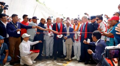 नागढुङ्गा सिस्ने खोला सुरुङमार्गको मन्त्री लम्सालद्वारा औपचारिक उद्घाटन