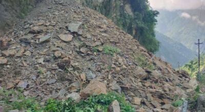 पहिरा खस्दा नारायणगढ–मुग्लिन सडक अवरुद्ध