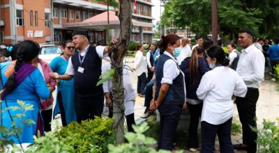 सिंहदरबारभित्र अस्थायी र करारका कर्मचारीले गरे प्रदर्शन