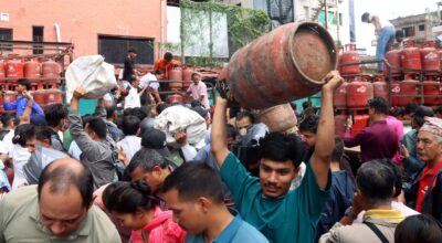 ‘बिक्रेताले नाम टिप्न पनि मान्दैनथे, ग्यास पाउँदा खुसी छौँ’