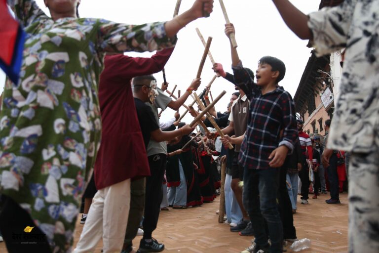 घिन्तागिसी नाचको प्रदर्शनगरेसँगै भक्तपुरमा गाईजात्रा सुरु