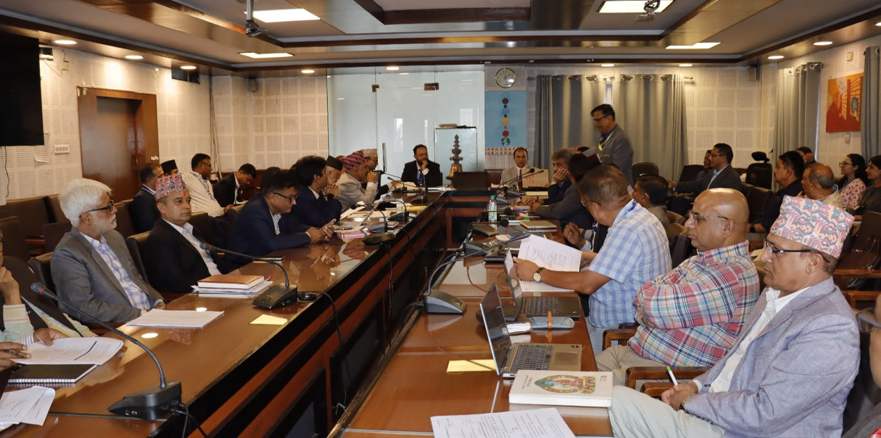 विश्वविद्यालयका उपकुलपतिसँग शिक्षा तथा खेलकुद मन्त्रालयको छलफल