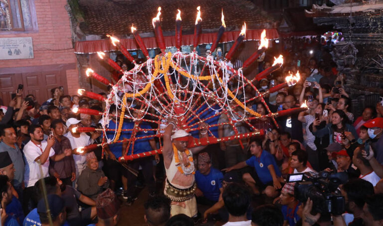 वीरेन्द्रभक्तले पाँचौँपटक जिब्रो छेड्ने