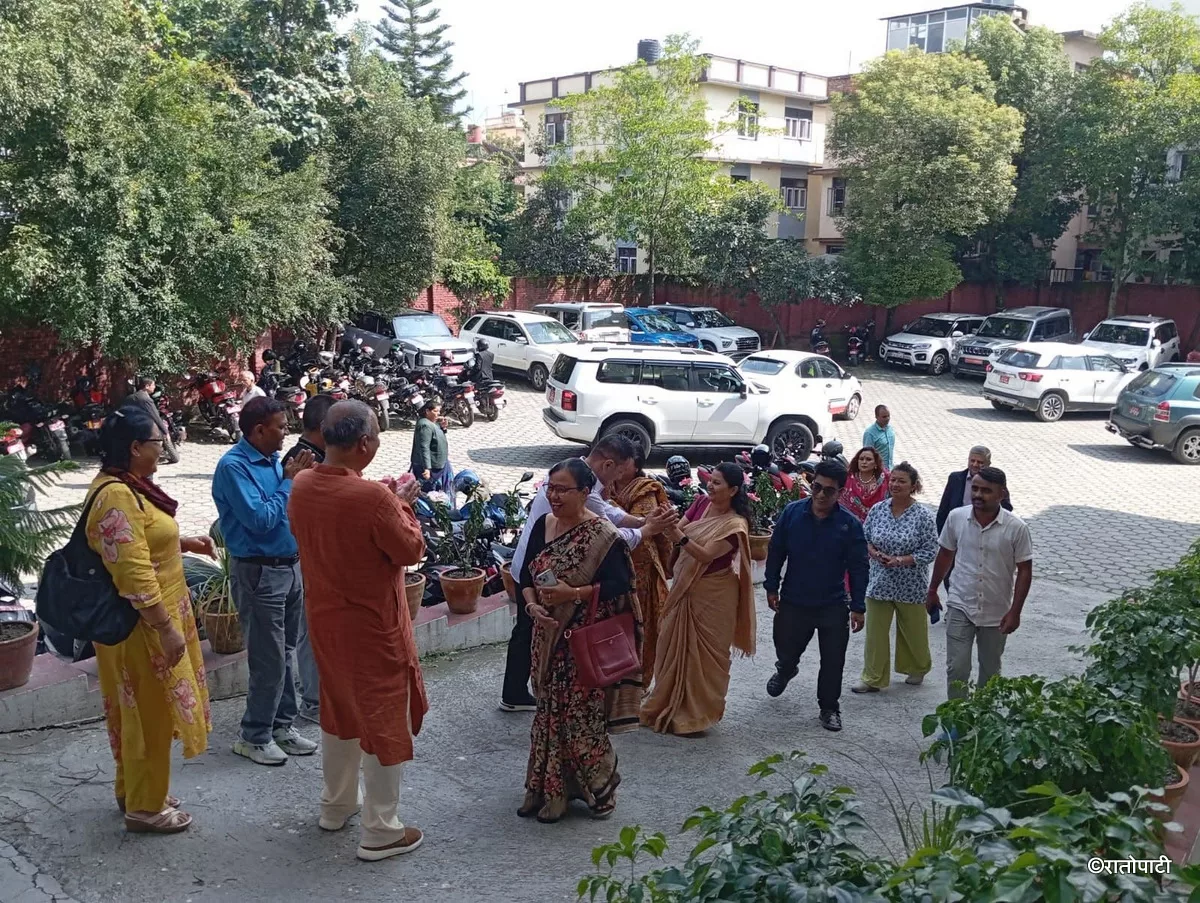 केन्द्रीय समिति बैठकमा भाग लिन सानेपा पुगे देउवा पक्षीय नेता