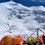 मनाङको हिमलुङ हिमालमा हिमपहिरो, १० जना आरोही बेपत्ता