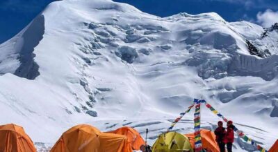 मनाङको हिमलुङ हिमालमा हिमपहिरो, १० जना आरोही बेपत्ता
