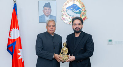 प्रधानमन्त्री बालेनसँग भारतीय राजदूत श्रीवास्तवले गरे बिदाइ भेट