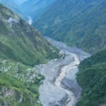 चीनतर्फ बाढीमा फसेका ११४ नेपाली तातोपानी नाकाबाट फर्किए