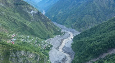 चीनतर्फ बाढीमा फसेका ११४ नेपाली तातोपानी नाकाबाट फर्किए