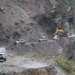 क्षतिग्रस्त बेनी-जोमसोम खण्डमा अस्थायी मार्ग निर्माण
