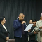 कांग्रेस सभापति गगन थापाले लिए शपथ