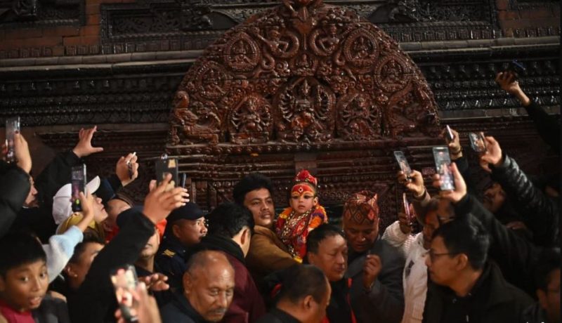 जीवित देवी कुमारीलाई तलेजु भवानीको दर्शन
