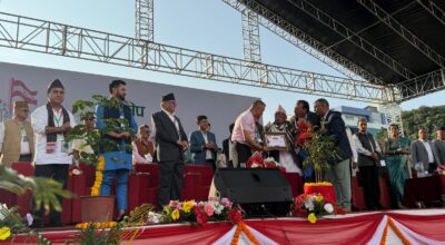 कांग्रेसद्वारा ९४ वर्षीय ज्येष्ठ सदस्य मथुराप्रसाद श्रेष्ठलाई सम्मान