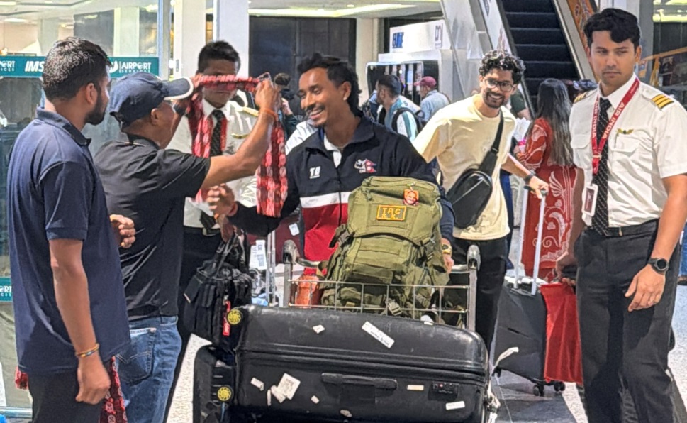 नेपाली क्रिकेट टोली स्वदेश फिर्ता