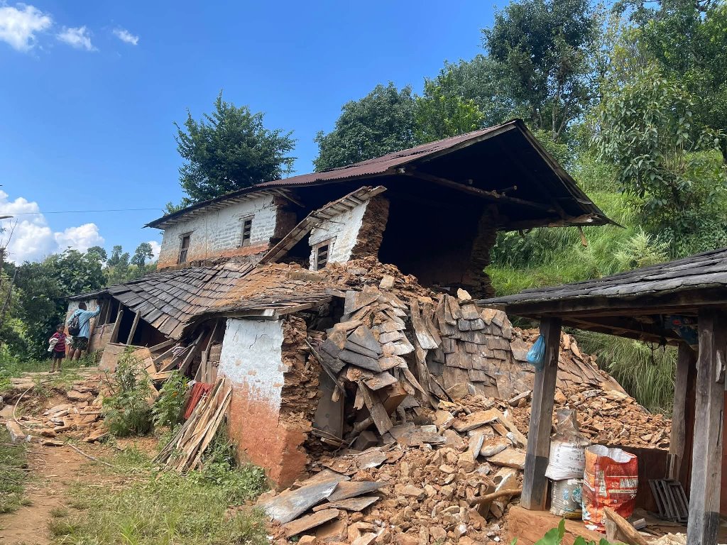 पर्वतमा बाढीपहिरोबाट तीन सय परिवार विस्थापित