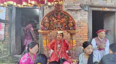 तलेजुमा सर्वसाधारणद्वारा कुमारीको हातबाट टीका ग्रहण, तलेजुलाई देवगृह भित्र्याइयो